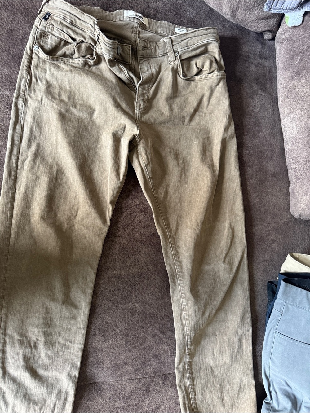 Men's Slim Straight Jeans in Khaki